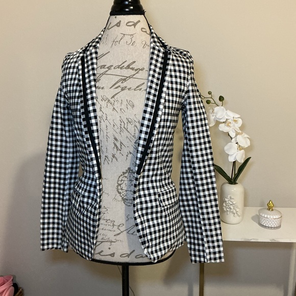 XOXO Jackets & Blazers - XOXO Women's Black and White Checkered Blazer